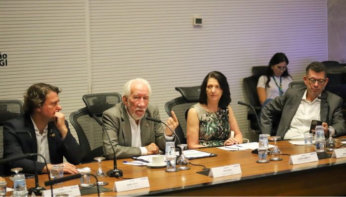  Paraná debate logística reversa com cadeia de fabricantes de baterias